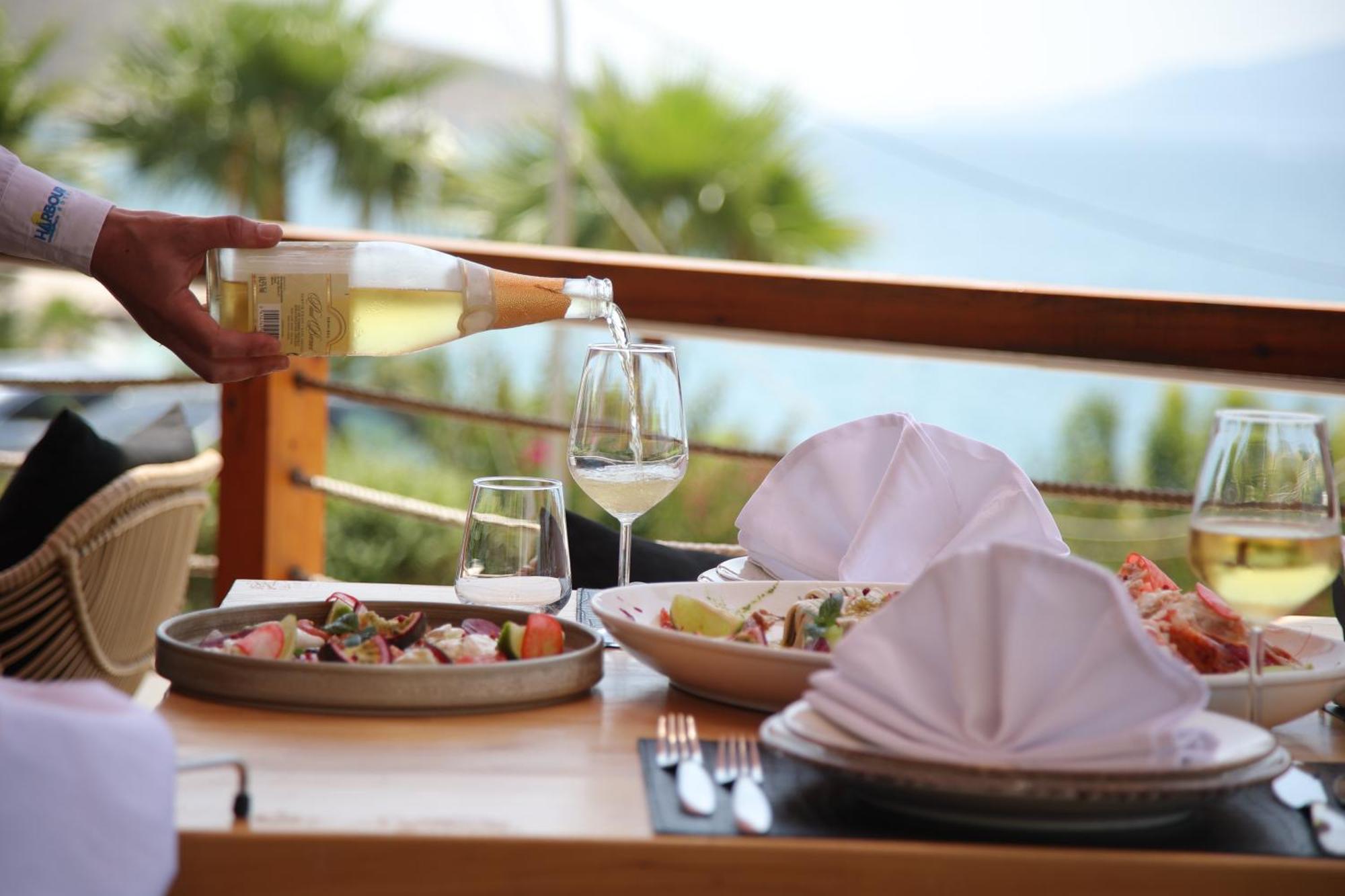 Harbour Hotel Sarande Exterior photo