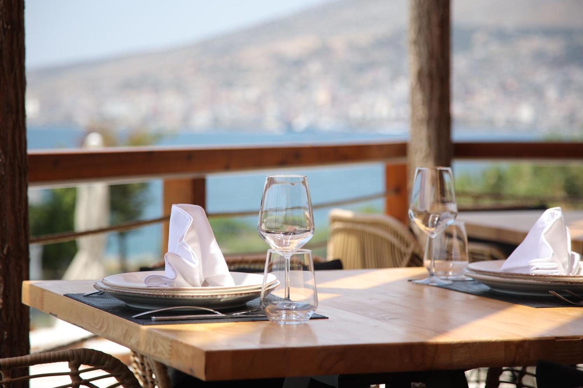 Harbour Hotel Sarande Exterior photo