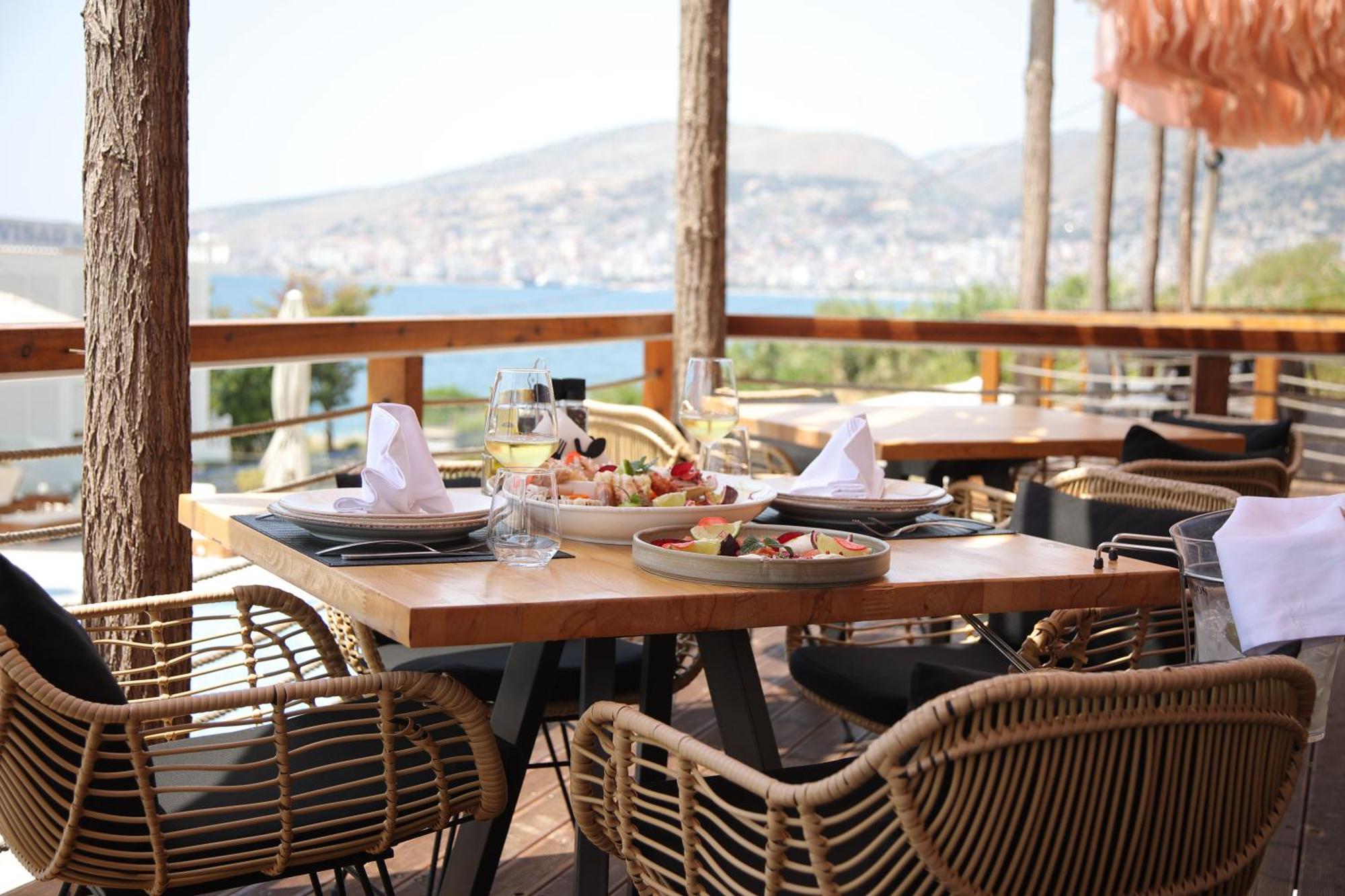 Harbour Hotel Sarande Exterior photo